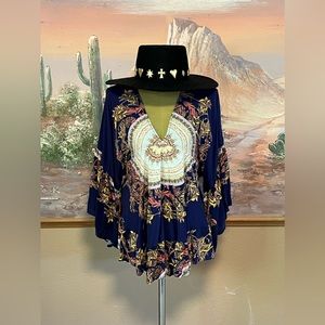 FREE PEOPLE TOP BELL SLEEVES SIZE XS